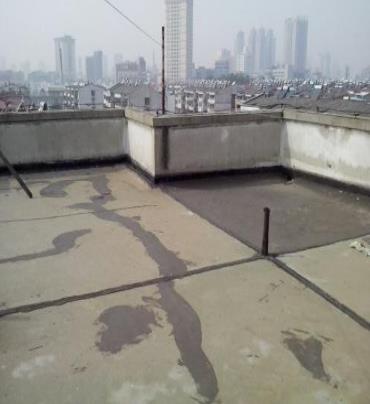 广丰漏水维修 楼顶漏水是什么原因，楼顶漏水维修方法是什么?